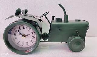 Ornamento de artesanato de relógio de dois lados de trator de ferro retrô criativo