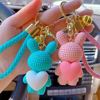 GR-1738 - CHAVEIRO EM FORMATO DE COELHO EM MATERIA DE PVC E COM FECHO EM MOSQUETAO NIQUEL