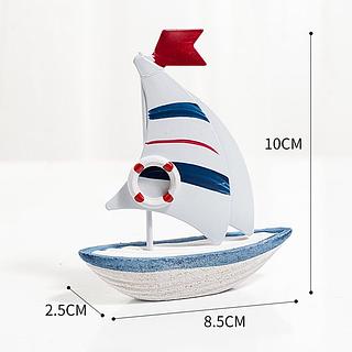 OBJETO DE DECORACAO, BARCO COM DECORACAO NAUTICA - TAMANHO: PEQUENO - MATERIAL: PLASTICO