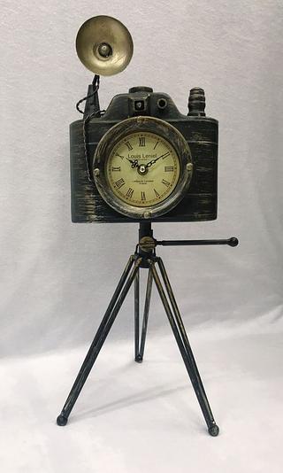 Ornamento de artesanato de relógio de ferro retrô criativo com câmera de ferro