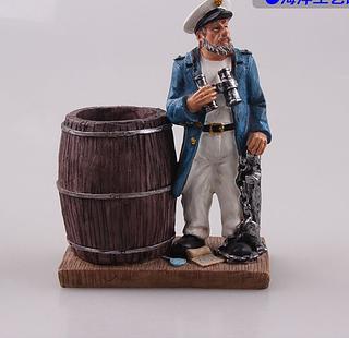 OBJETO DE DECORACAO, BONECO MARINHEIRO COM DECORACAO NAUTICA - TAMANHO: PEQUENO - MATERIA