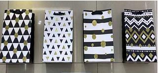 EMBALAGEM DE PRESENTE DE PAPEL - TAMANHO: 26 X 32X10CM