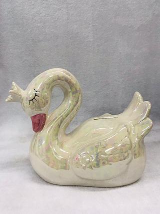 ENFEITE COFRE CISNE DE PORCELANA 19X15CM SORTIDO, REF.:3645
